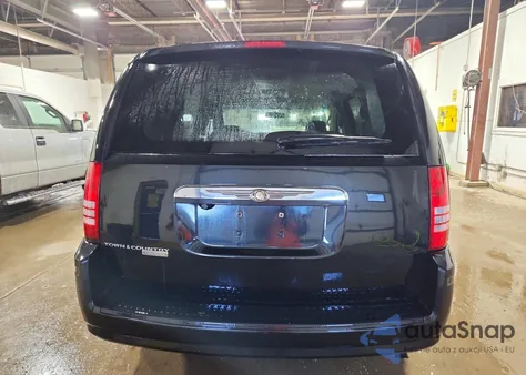 2008 Chrysler Town & Country Touring from USA, damaged, VIN 2A8HR54P38R817485